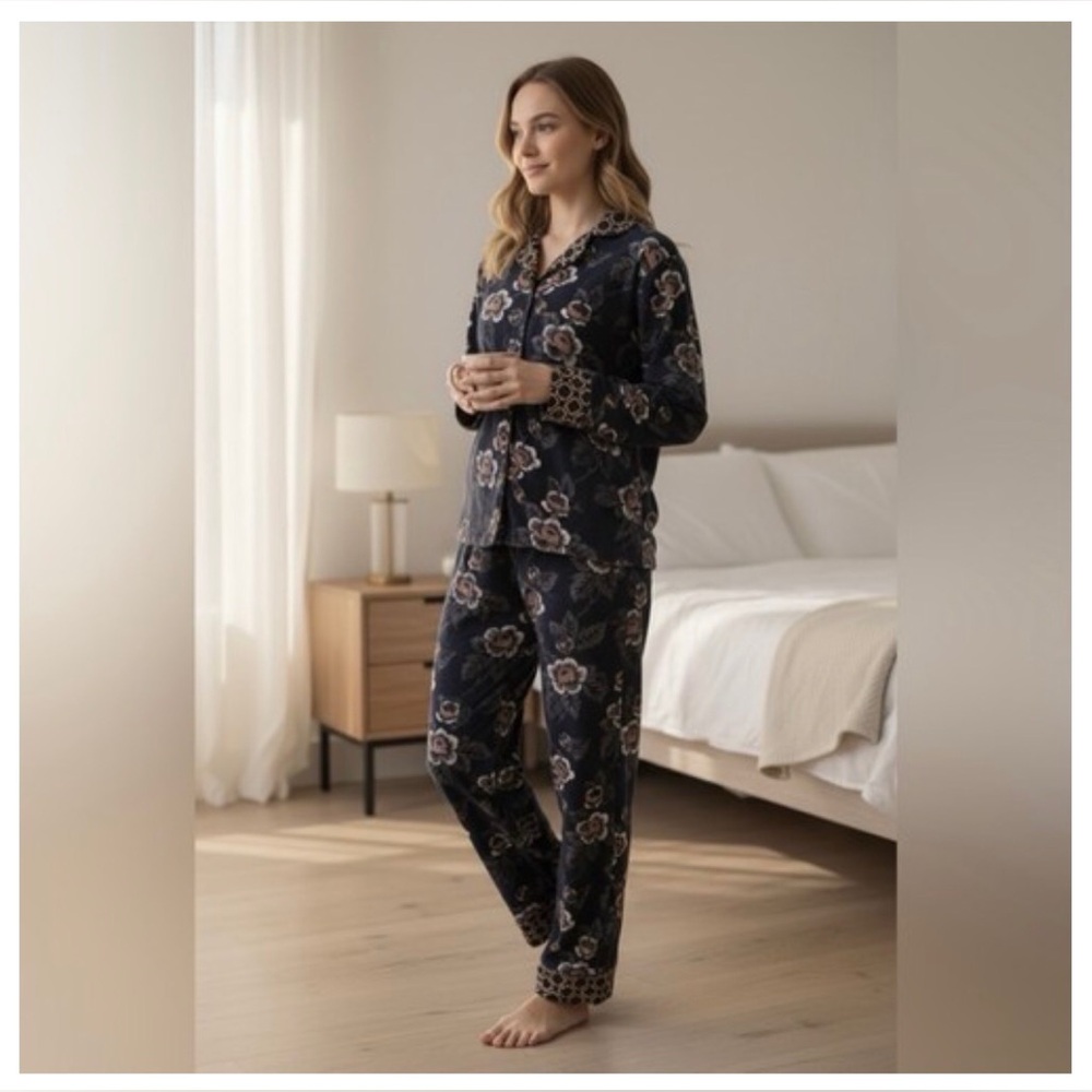 Vera Bradley 2PC Pajama Set